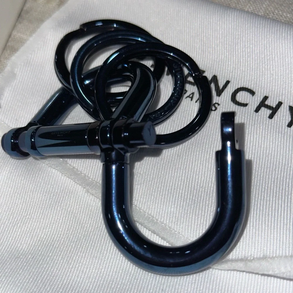 GIVENCHY 3 RING SPRING LOCKING CARABINER KEYRING - MIDNIGHT METALLIC BLUE - NEW